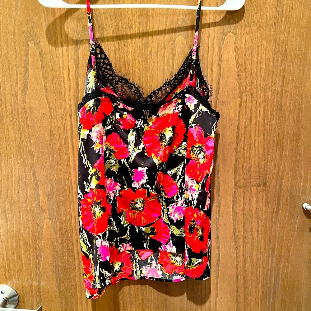 Sexy feminine lace trimmed camisole in floral pattern size large brand new